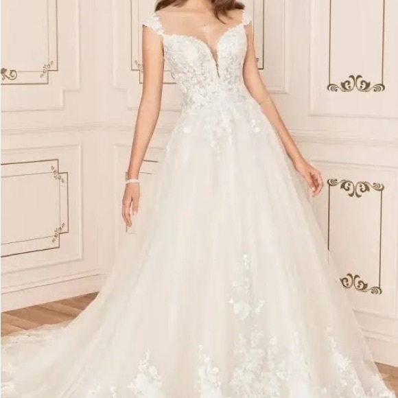 Sophia Tolli Ivory Lace Bridal Gown